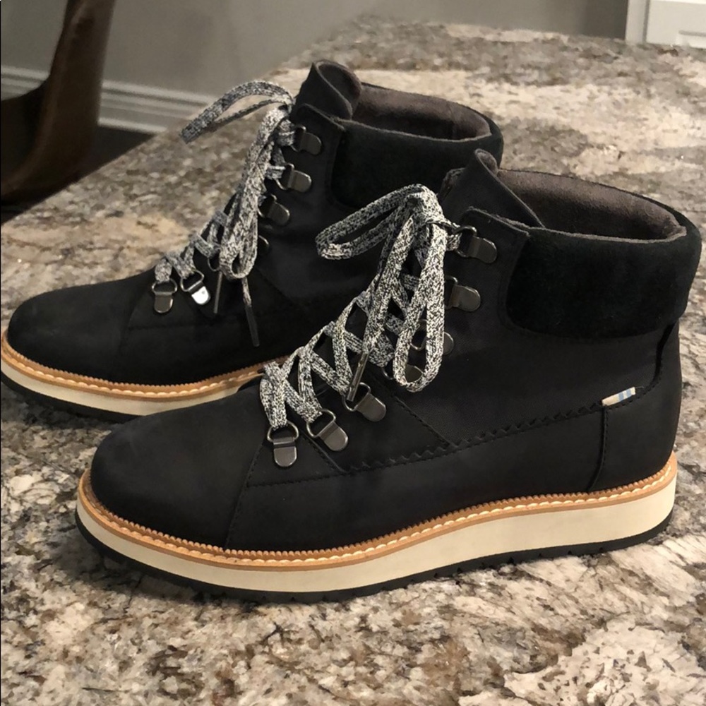 TOMS Women’s Mesa Boots in Black, Size 6.5